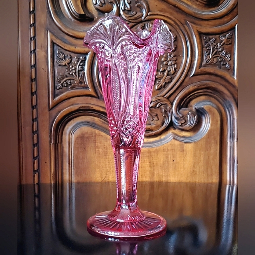 MCM 10" "Yesteryear" Dalzell Viking Teaberry/Cranberry Pedestal Vase